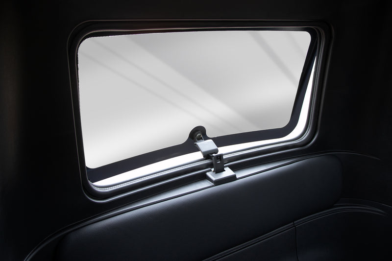 Load image into Gallery viewer, Geco E-GO EK4 | Scooter rijbewijs | Digitale Display Wide Screen | Glazen schuifdak | Elektrische ramen